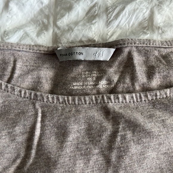 H&M Cotton Basic T - Picture 2 of 2